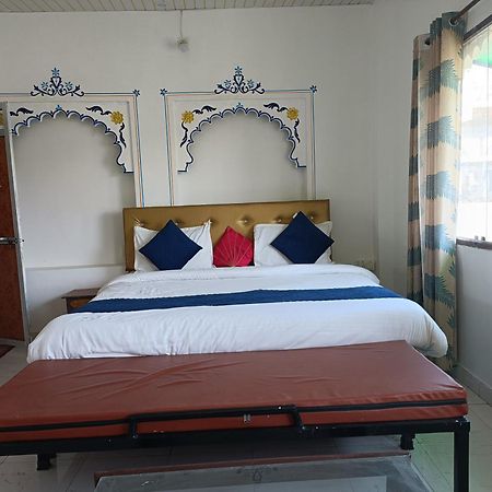 The Hostel Crown Ουνταϊπούρ Δωμάτιο φωτογραφία
