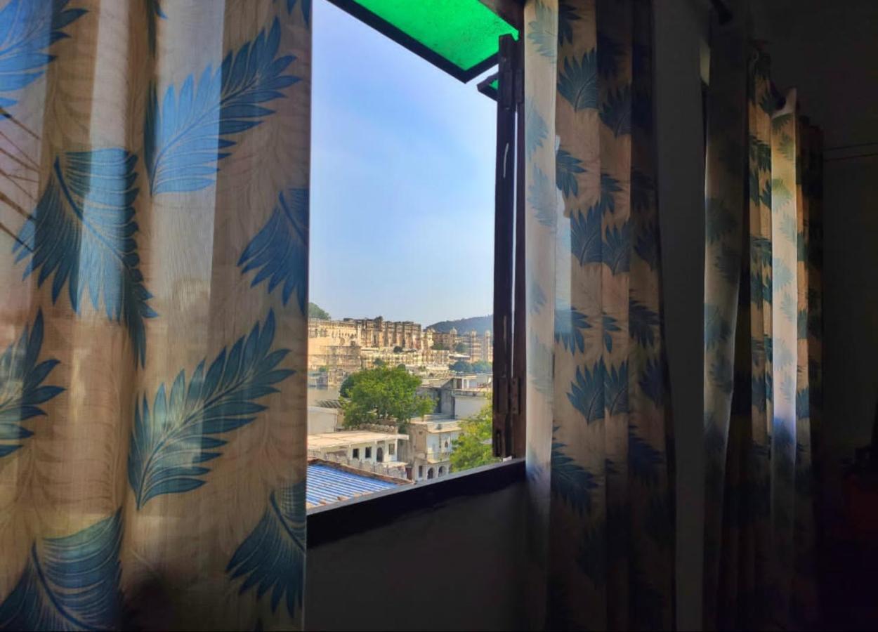 The Hostel Crown Ουνταϊπούρ Εξωτερικό φωτογραφία