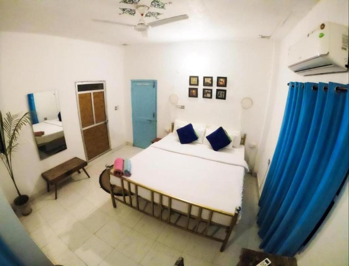 The Hostel Crown Ουνταϊπούρ Εξωτερικό φωτογραφία